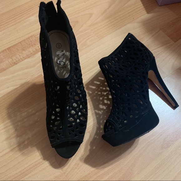 Black long heels - Picture 5 of 5